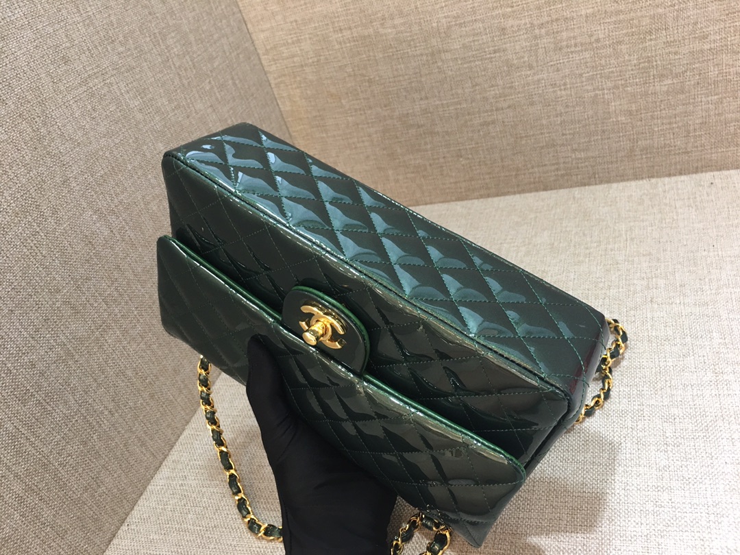 Medium Classic Flap Patent Leather Bag AO1112 Green/Gold